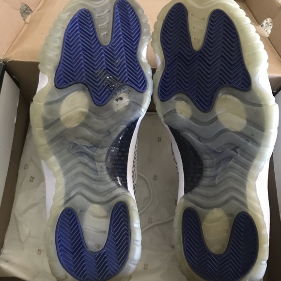 Jordan 11 IE low top - Picture 3 of 3